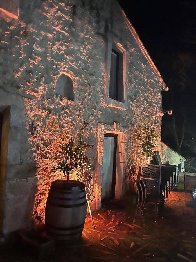 Location de vacances pour 10 personnes, avec terrasse ainsi que jardin et vue à Saint-Pargoire - 4