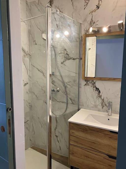 Gîte pour 4 personnes, avec vue et jardin, animaux acceptés à Castries - 3