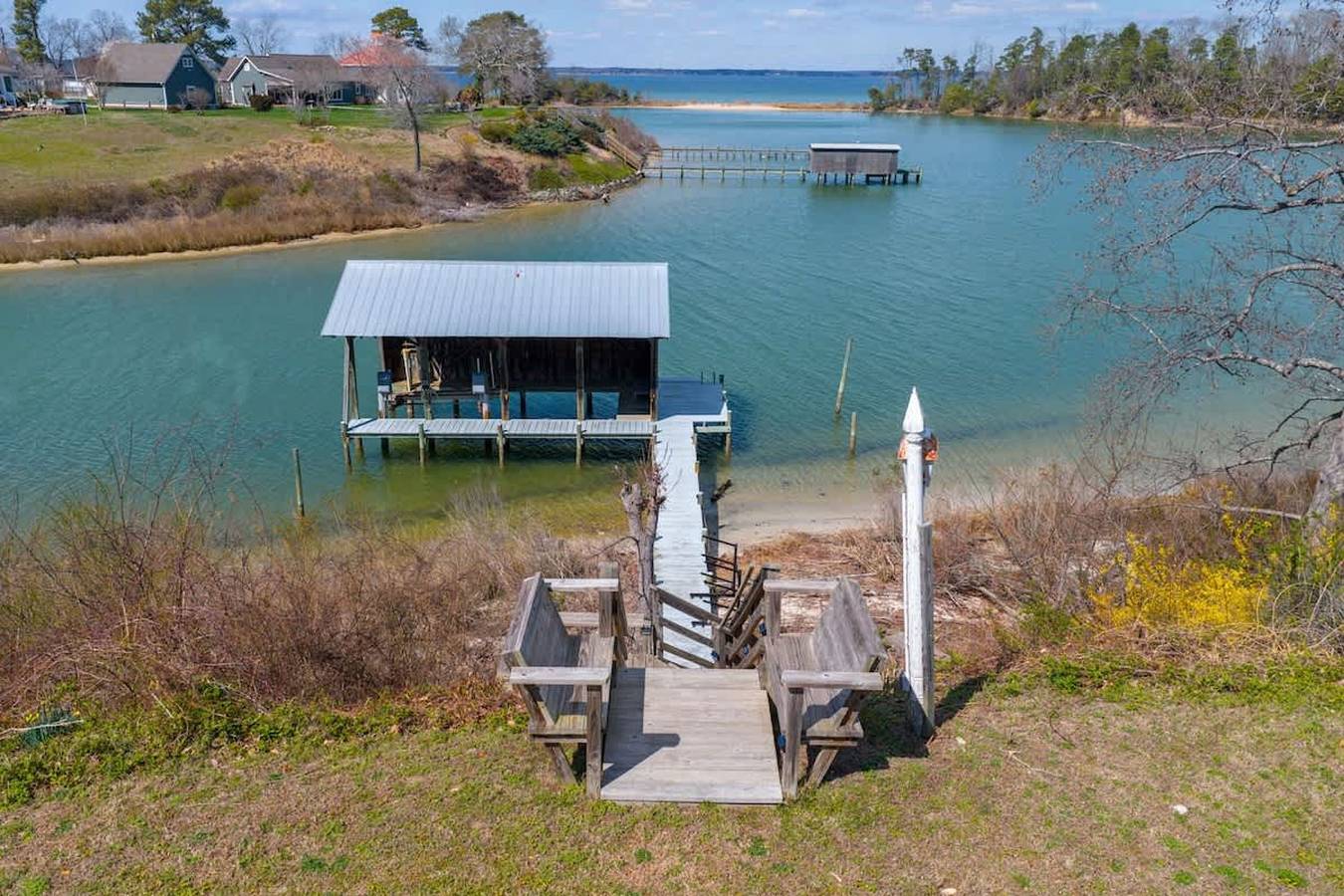 The Bungalow  Pool  Dock  Kayaks    Game Room in Rappahannock River