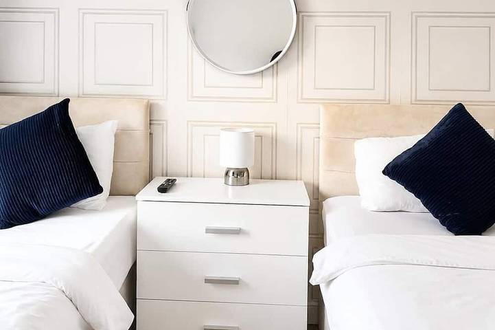 Modern 3-Bedroom Home in Wakefield – Sleeps 5 in Wakefield, Westliches Yorkshire