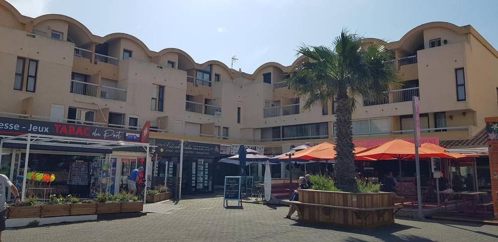 Gîte pour 5 personnes, avec vue ainsi que piscine et balcon dans Office De Tourisme De Gruissan - 4