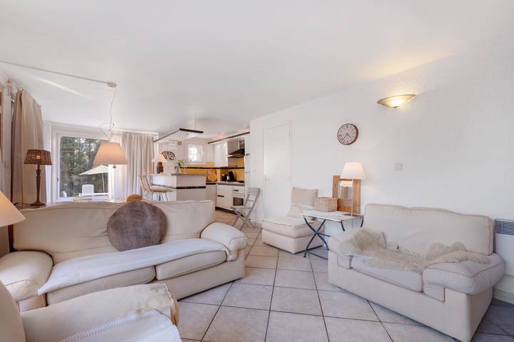 Holiday Home 'Villa La Crausada Dei Camins' with Shared Pool, Private Terrace and Wi-Fi in Fréjus, Medelhavskusten (Frankrike)