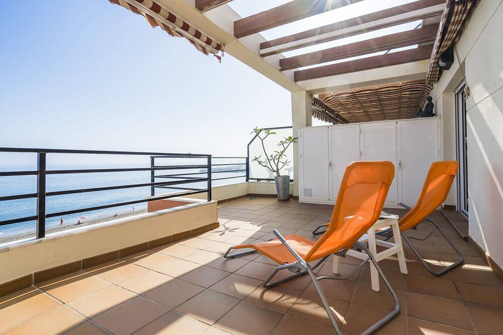 Apartamento entero, Apartamento Caleta De Vélez, Algarrobo, Torre Del Mar Primera  línea de playa in Caleta de Vélez, Vélez-Málaga