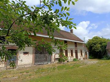 Gîte pour 10 personnes, avec jardin dans Charny-Orée-de-Puisaye