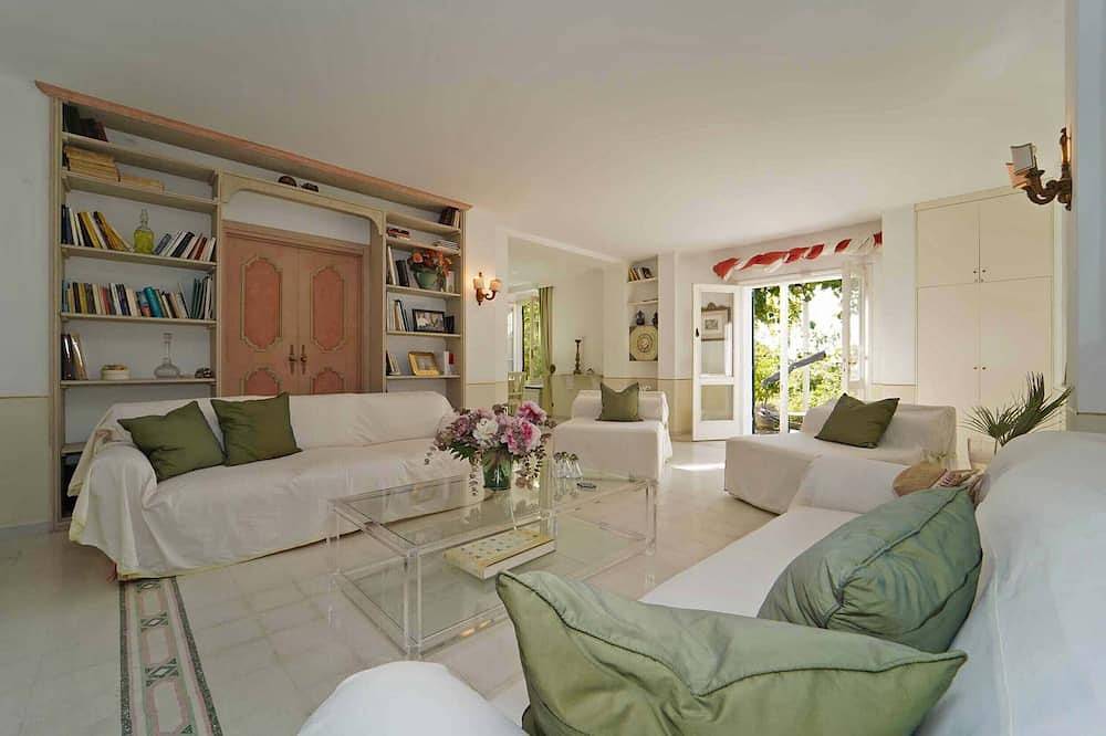 Villa Marinasco by Villasretreats Whirlpool Seaview, Wifi, Bbq near 5 Terre in La Spezia (Ville), La Spezia