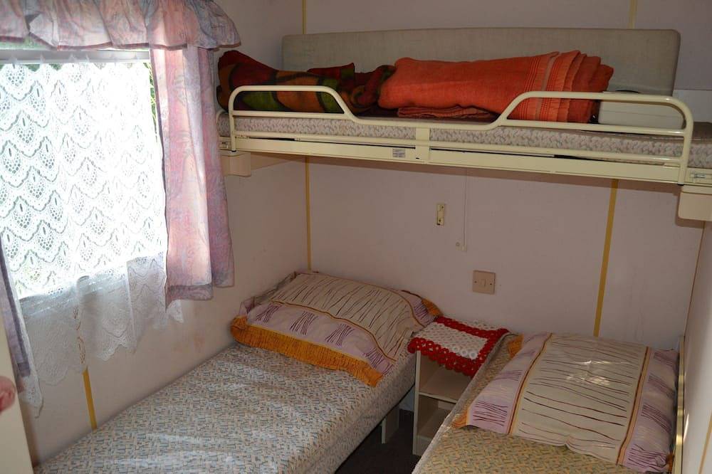 Self-catering mobile home in Saint-Romain, Charente