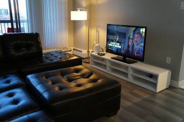 Vacation Rental for 4 Guests in Calgary, Canadian Rocky Mountains, Picture 3
