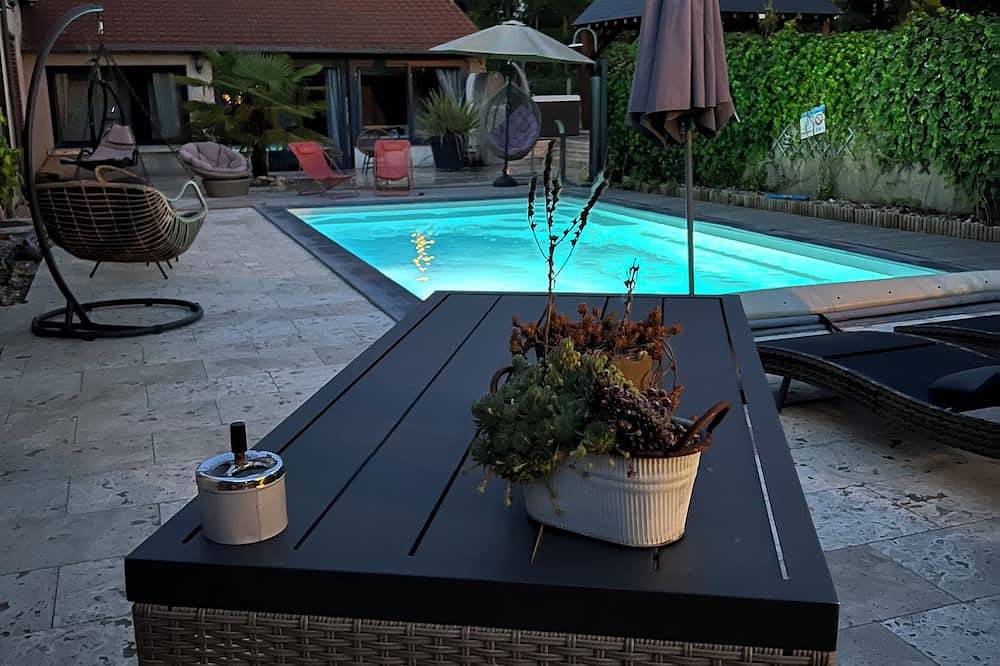 Maison de campagne proche Chambord, Spa et piscine pour 14 personnes in Montlivault, Région de Blois