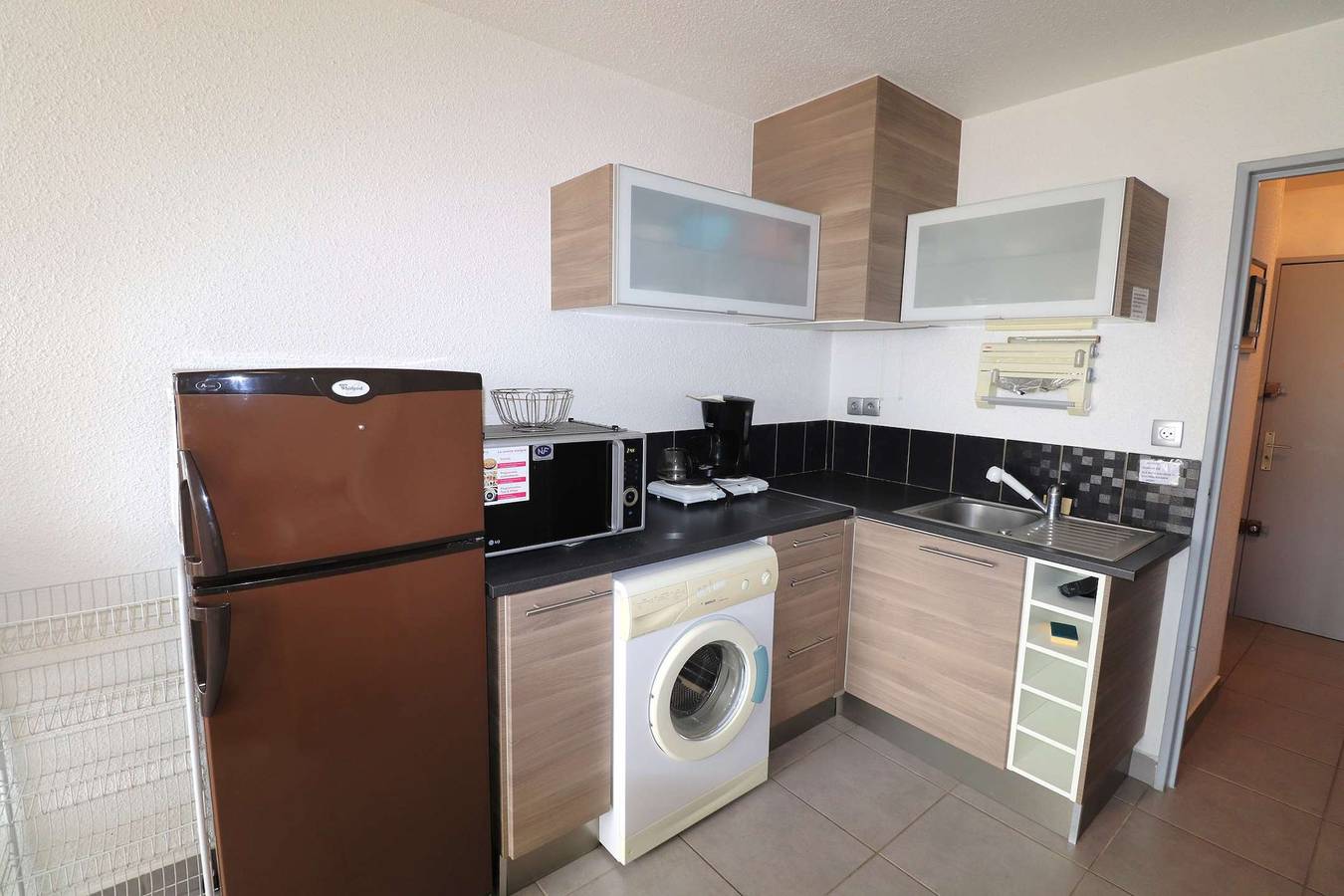 Entire studio, Studio Cabin Terrace Swimming Pool Parking Washing Machine in Le Grau-du-Roi, Côte d'Améthyste