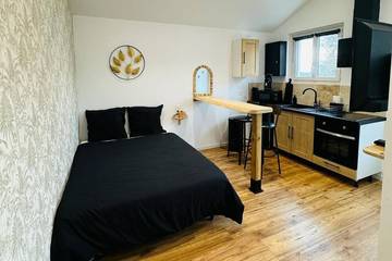 Gîte pour 2 personnes, avec jardin à La Motte-Saint-Jean