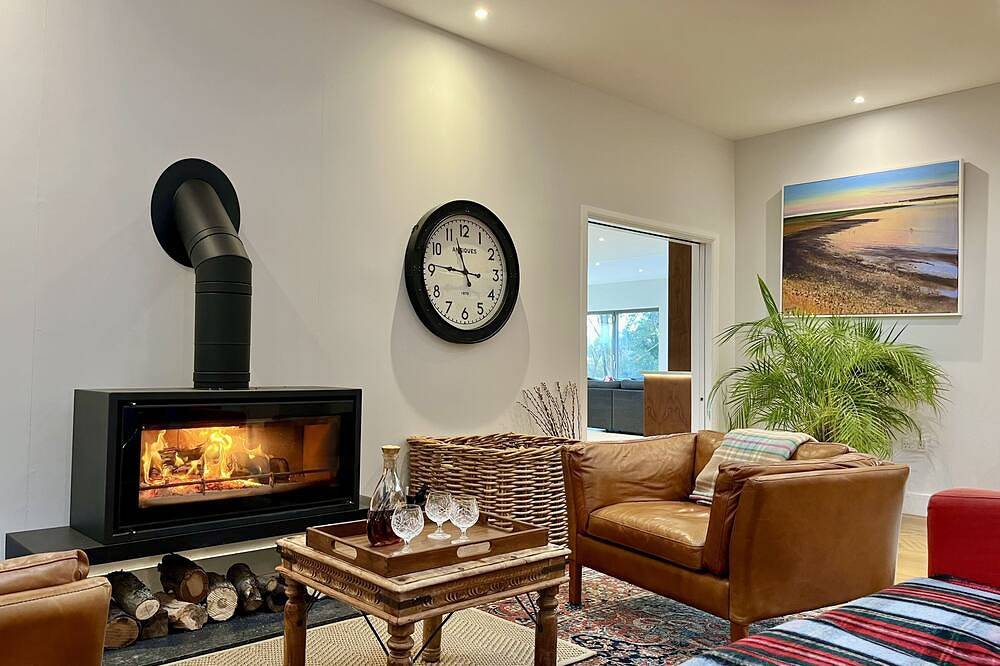 The Shallows by inspirestays-com - a luxury house that sleeps 12+2 guests in 6 bedrooms in Hayling Island, Havant