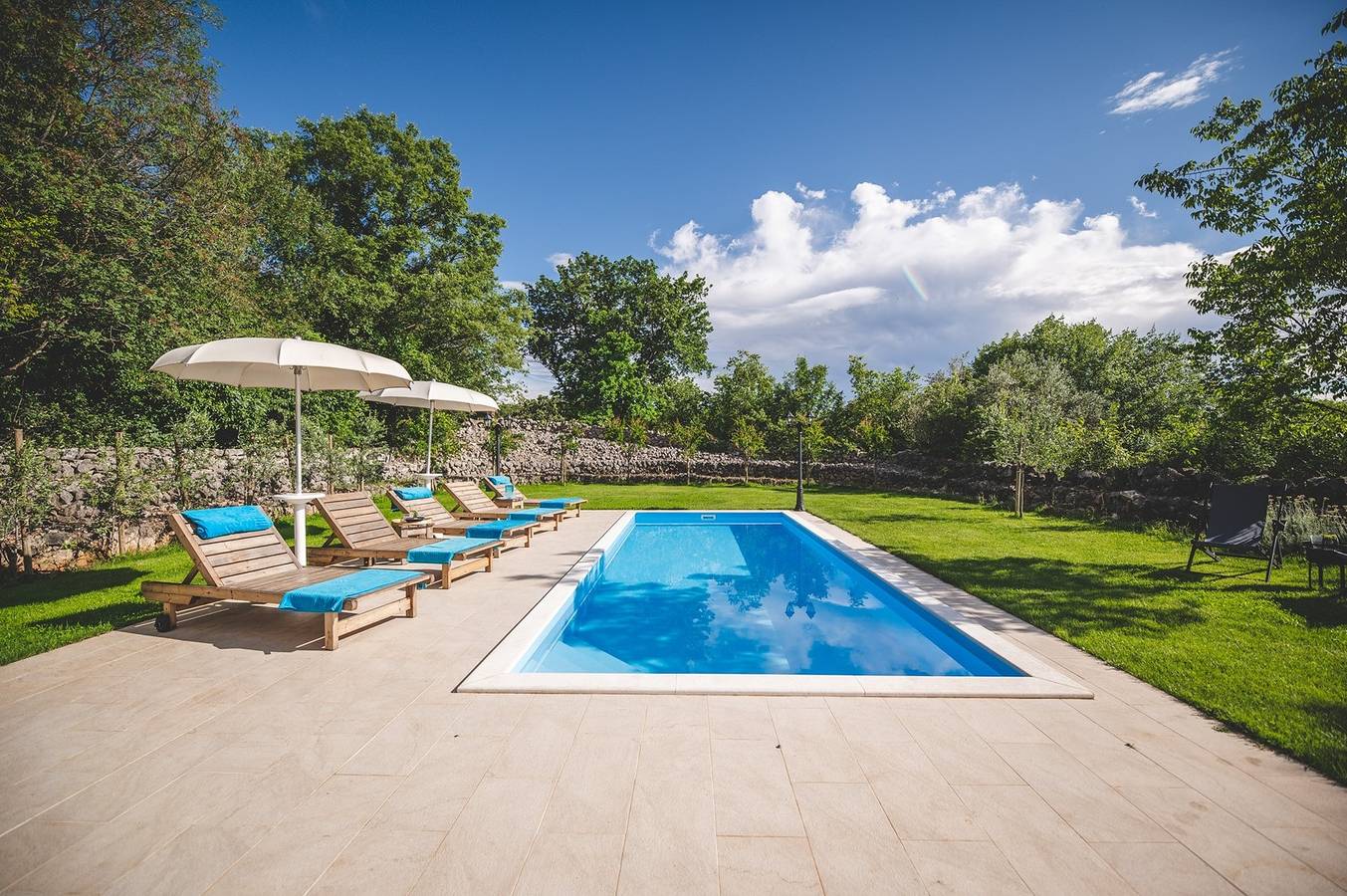 Village Villa M**** mit einem Hauch von Tradition und Pool auf Krk in Malinska-Dubašnica, Krk