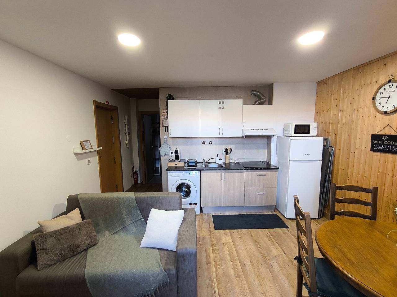 Ganze Wohnung, Apartment „Wood“ mit Gemeinschaftsterrasse, Wlan und Klimaanlage in Beira Interior Norte, Guarda (Portugal)