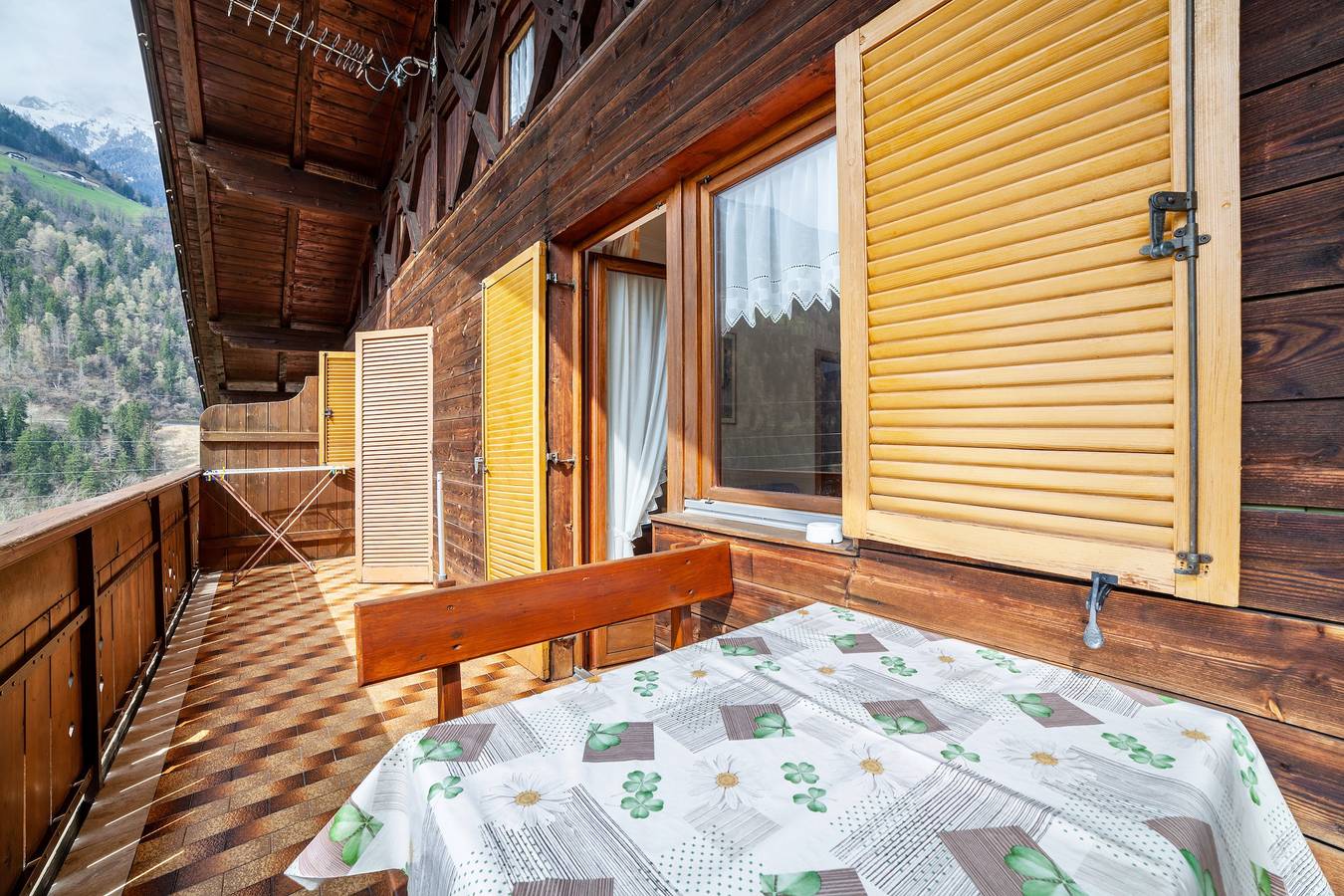 Ganze Wohnung, Apartment "Sonnenblume" mit Bergblick, Pool, Wlan, Balkon und Garten in Saltaus, Riffian
