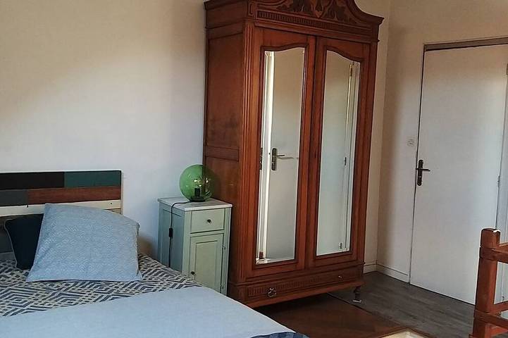 Entire apartment, Bright Duplex in Lille-Wazemmès in Wazemmes (Lille), Lille