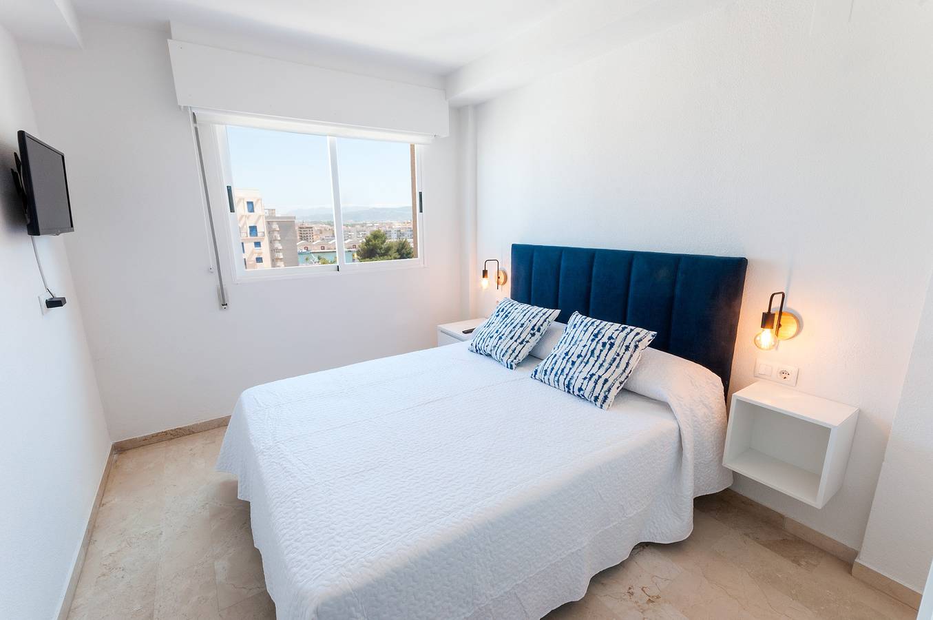 Entire apartment, Calmo Singular Apartments 9A in Playa de Gandía, Costa de Valencia