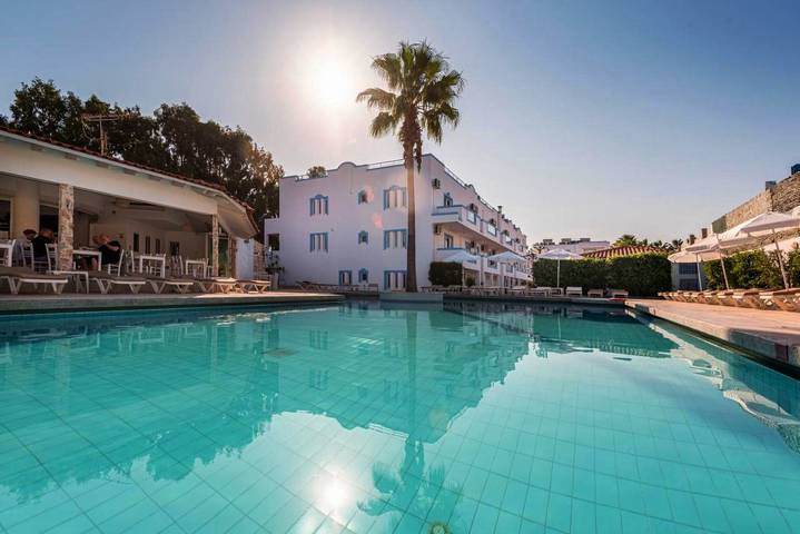 Hotel voor 5 personen, with tuin and uitzicht as well as zwembad in Kos Stad