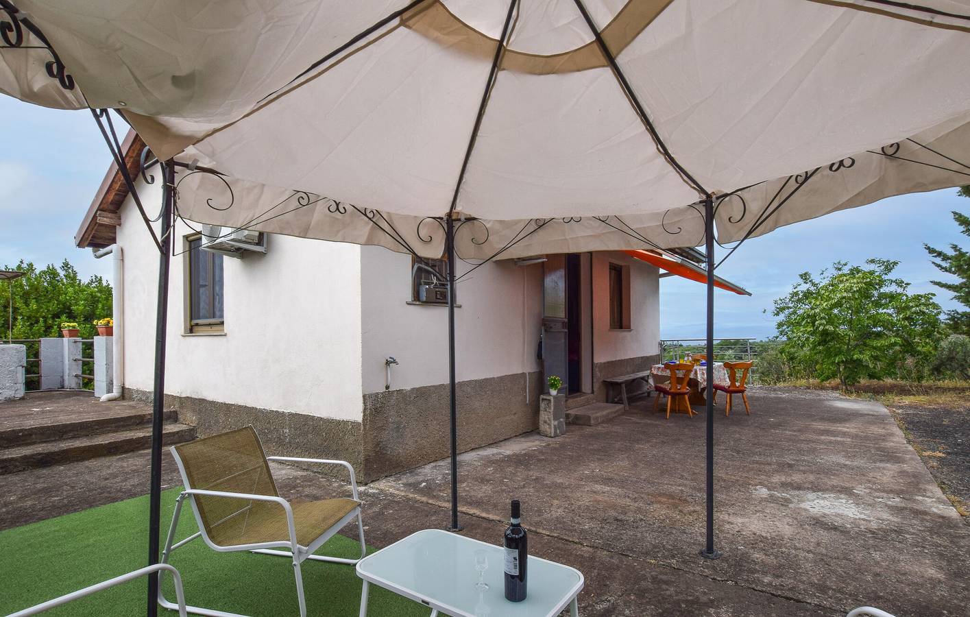 Gemütliche Ferienwohnung mit WiFi, TV, AC, Parkplatz, Küche in Bronte, Ätna