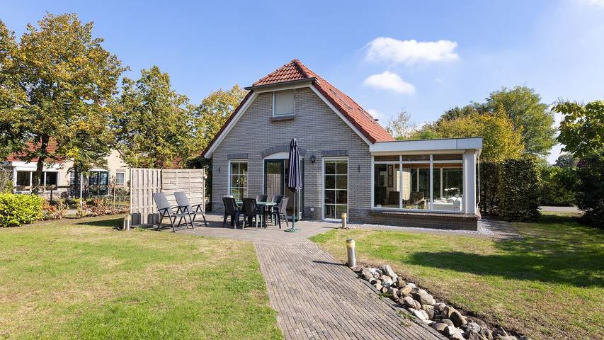 Bungalow voor 6 personen, met zwembad en tuin, met huisdier in Hoge Hexel