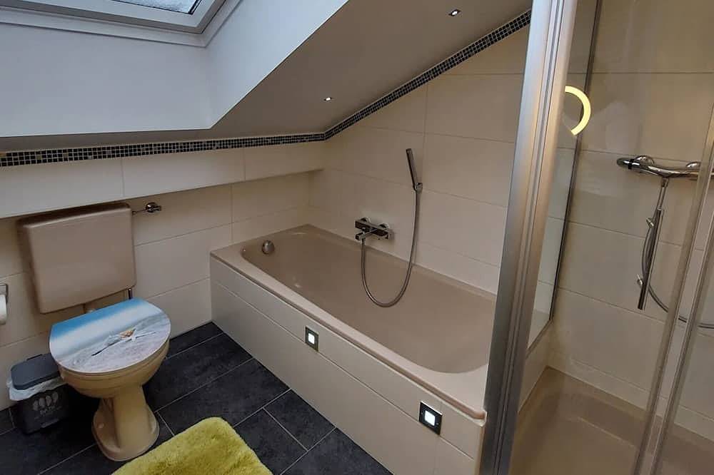 Ganze Wohnung, Ferienwohnung Holzmaier, 58 qm mit zwei Schlafzimmer und Balkon in Bad Aibling, Landkreis Rosenheim