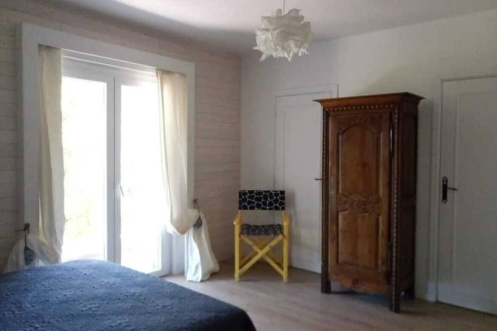 Mas Provencal Avec Piscine Privative in Cabasse, Brignoles Region