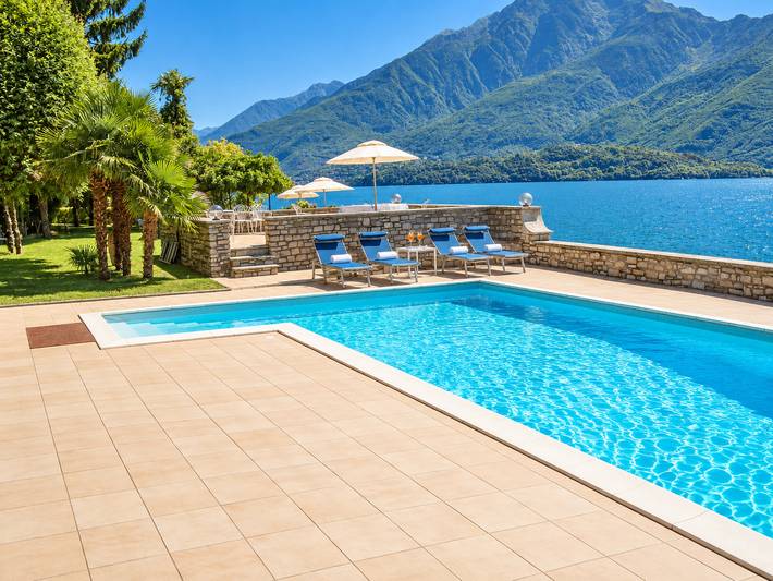 Ferienwohnung für 4 Personen, mit Balkon und Terrasse sowie Garten und Pool in Domaso