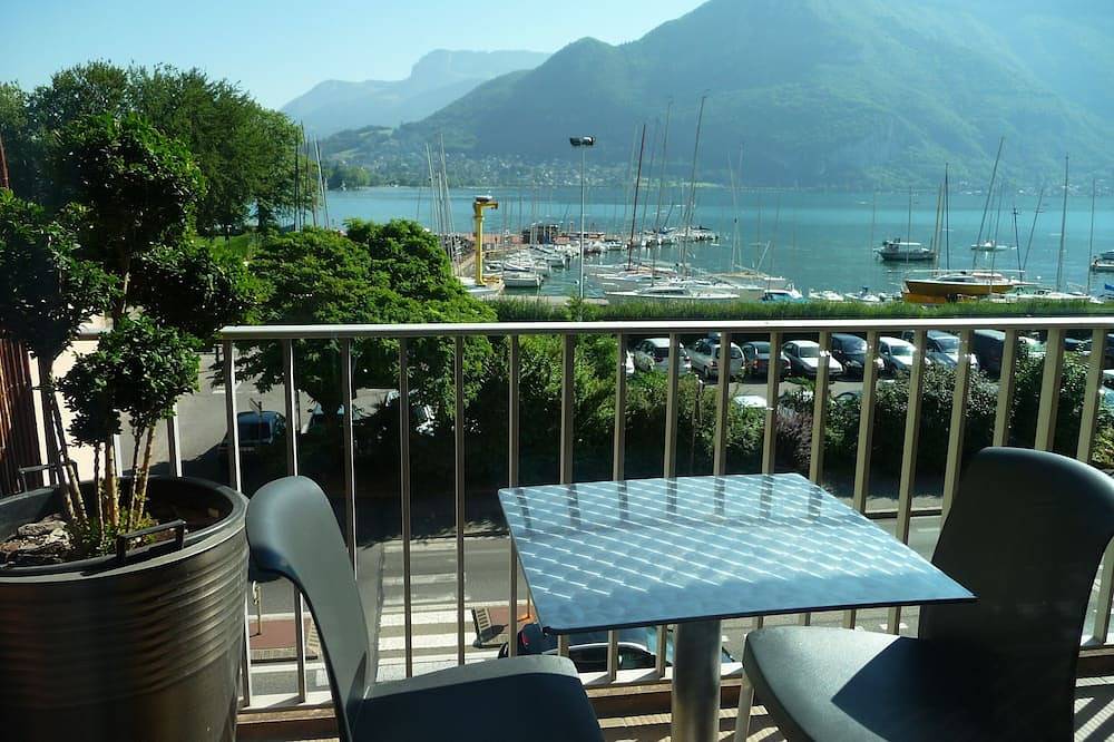 Apartamento entero, Rare Lake View apartment *** Annecy a 2 pasos del lago, playa, casco antiguo + garaje + wifi in Annecy, Región de Annecy