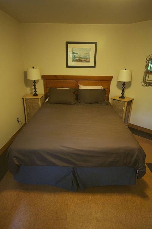 Cottage Rentals for 6 Guests in Tofino, Alberni Clayoquot