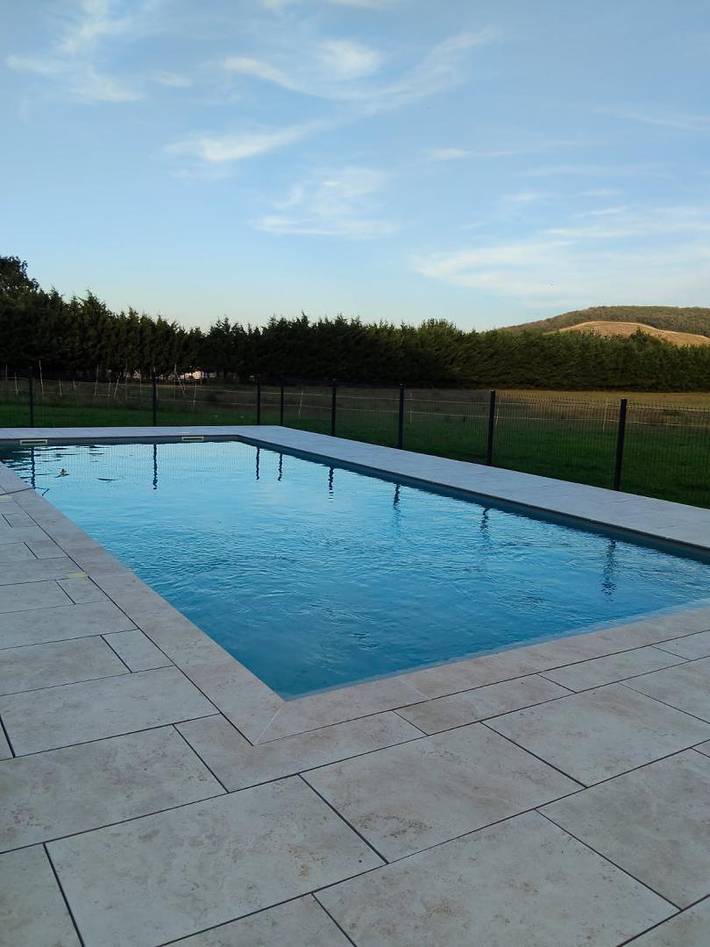 Gîte pour 12 personnes, avec terrasse ainsi que piscine et jardin dans Haute-Garonne - 2