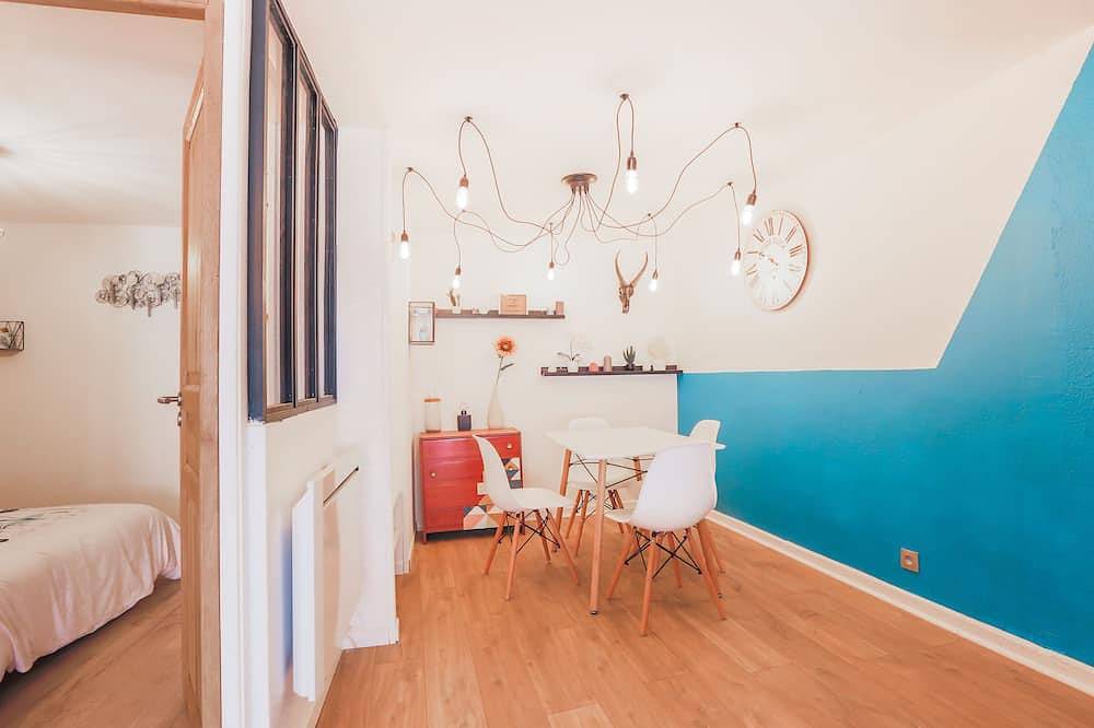 Apartamento entero, Amplio nido acogedor en el Centre Royat in Royat, Parque Natural Regional Volcans d'Auvergne
