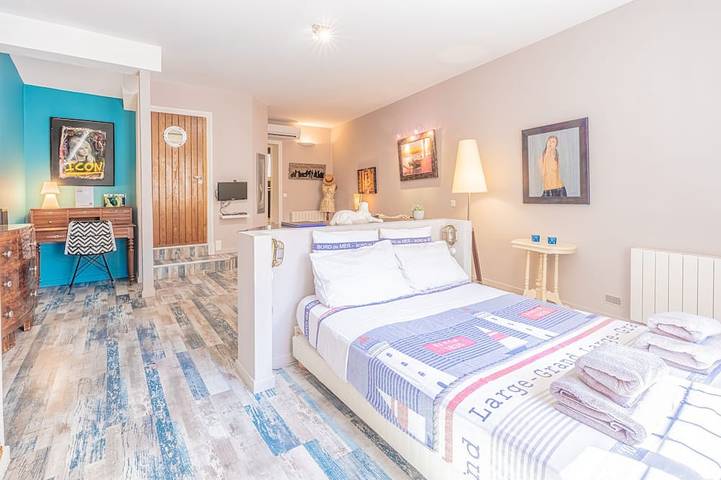 Gîte pour 4 personnes, avec terrasse dans Office De Tourisme De Cassis - 2