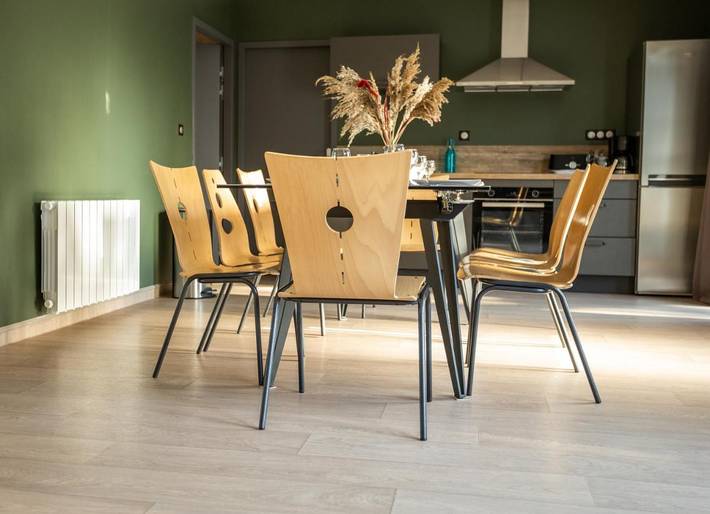 Location de vacances pour 15 personnes, avec Terrasse ainsi que Jardin et Vue à Laussonne - 2
