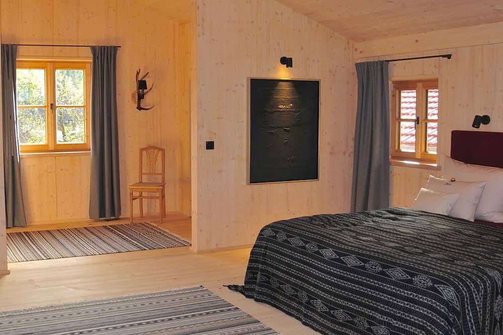 Chalet am Quittenbaum, ganzes Haus, 140 qm für 2-6 Personen, 2 Schlafzimmer, 2 Bäder, Sauna in Unterwössen, Bayerische Alpen