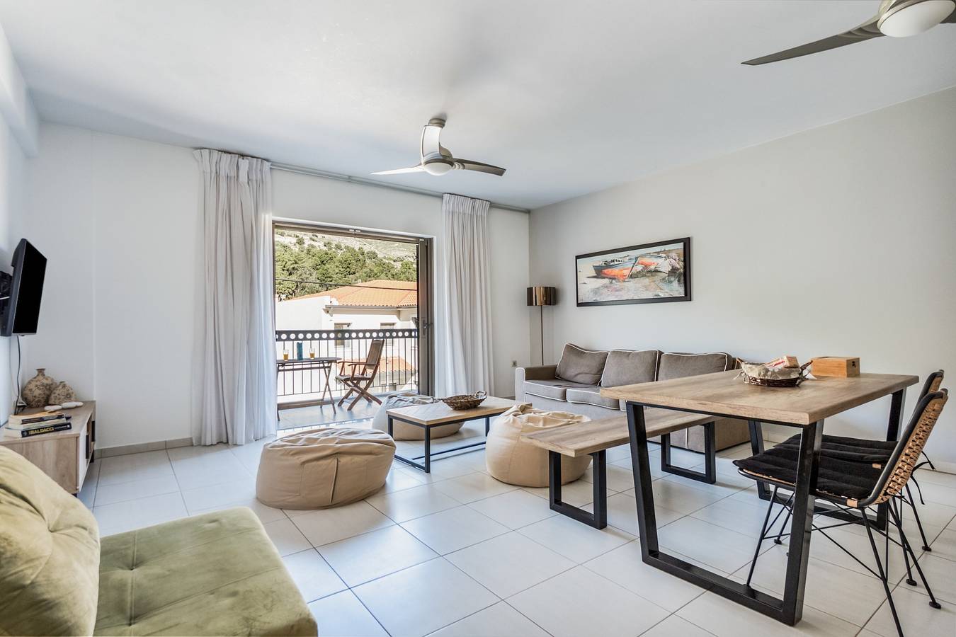 Ganze Wohnung, Apartment Happiness 'Superior B G Living 365' mit Bergblick, Balkon und Klimaanlage in Agia Effimia, Kefalonia