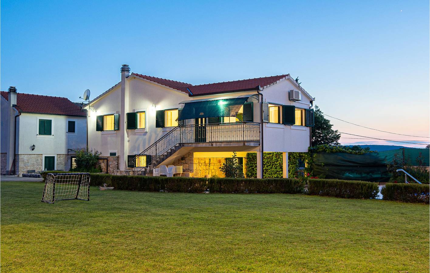 Charmante 2-Zimmer-Wohnung mit Pool und WLAN, 800 m vom Fluss Cetina entfernt in Dalmatinisches Zagora
