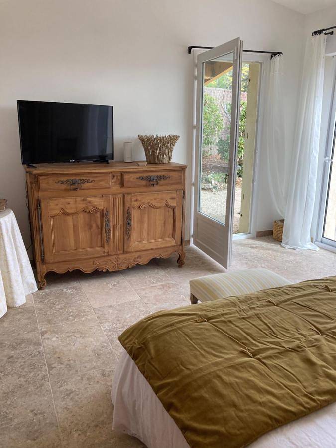 Gîte pour 2 personnes, avec piscine et jardin ainsi que terrasse et vue à Cabrières-d'Aigues - 4