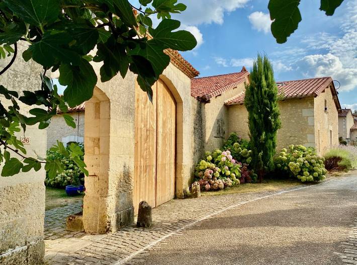 Gîte pour 35 personnes, avec piscine ainsi que terrasse et jardin dans Périgord Vert - 2
