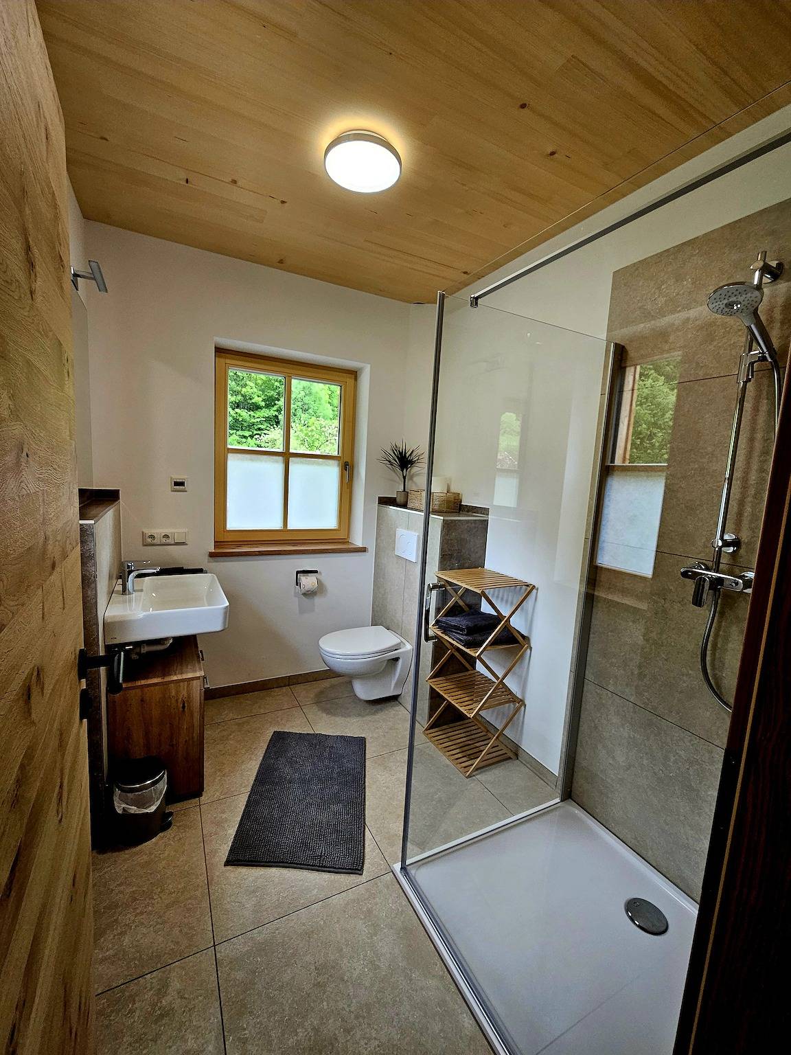 Ganze Ferienwohnung, Ferienwohnung Brandstein inkl. Chiemgaukarte - Ferienwohnung 50qm, Balkon, Küche, Wohnz., Schlafz., max. 2 Pers. in Ruhpolding, Bayerische Alpen