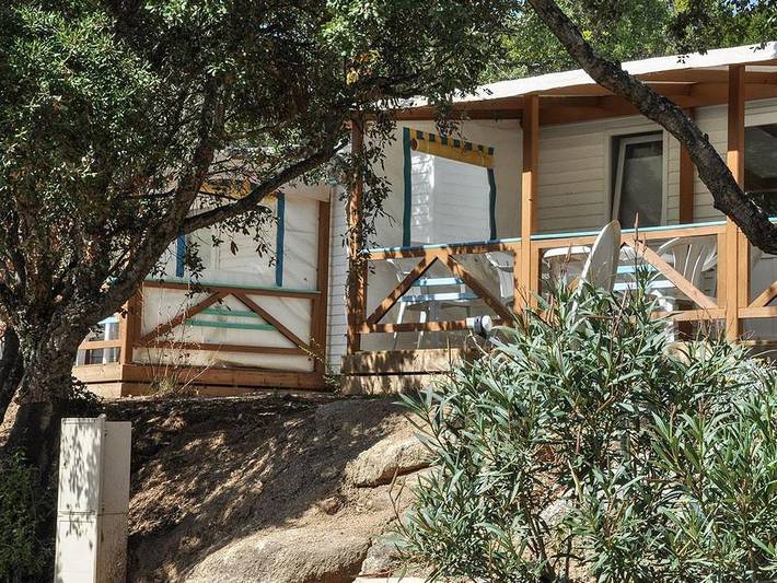 Camping für 4 Personen, mit Kinderpool auf Korsika