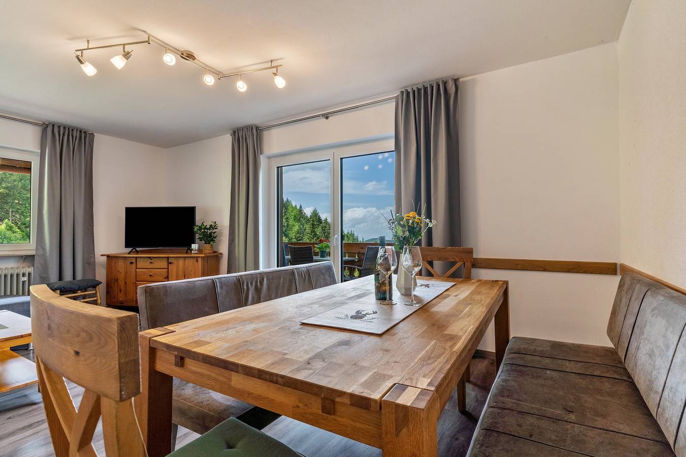 Ganze Wohnung, Ferienwohnung "Fuchsmichelhof 2" mit Bergblick, privater Terrasse und Wlan in Seebach (Ortenaukreis), Mittlerer Schwarzwald