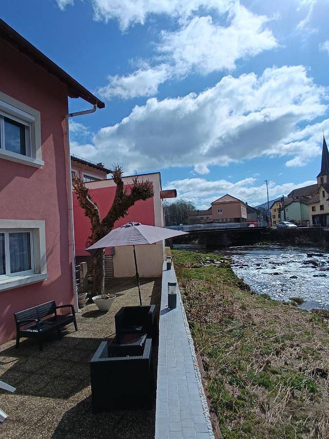 Location de vacances pour 2 personnes, avec jardin ainsi que sauna et jacuzzi à Ramonchamp - 2