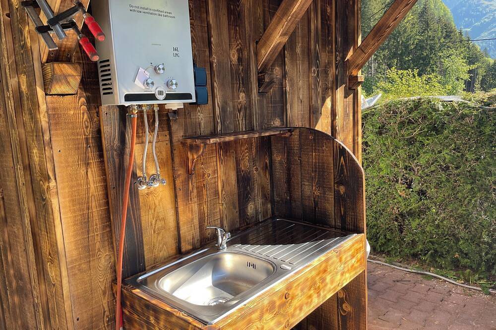3 Wohnmobilstellplatze mit Dusche, Toilette, Ström und Wasser und Entleeren Chem in Stall, Bezirk Spittal an der Drau