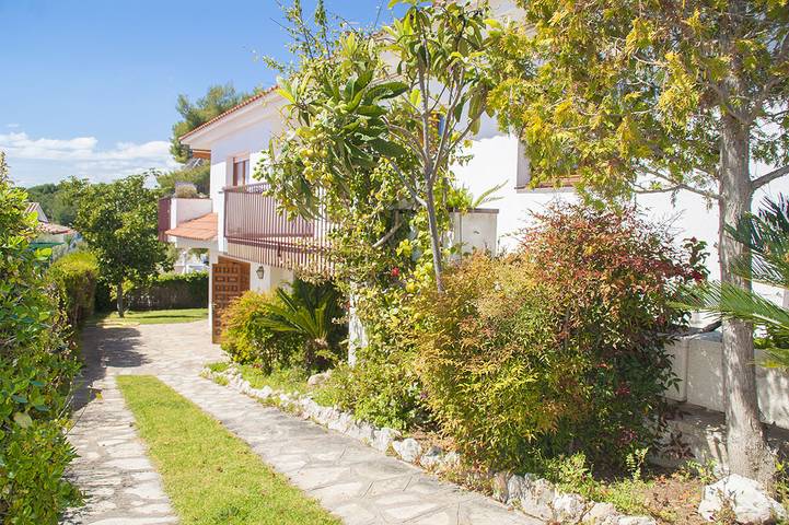 Chalet para 12 personas, con jardín y terraza, Familias con niños en Bajo Penedés - 4