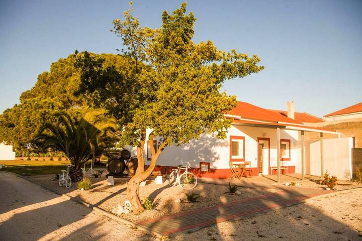 Gîte pour 4 personnes, avec jardin ainsi que terrasse et vue dans Pinhal Novo