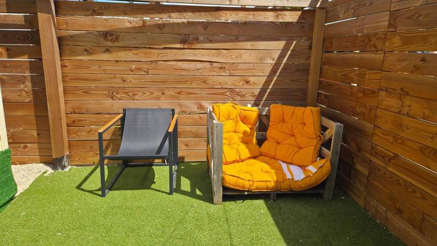 Gîte pour 4 personnes, avec vue ainsi que terrasse et jardin, animaux acceptés à Châteauneuf-les-Martigues - 3