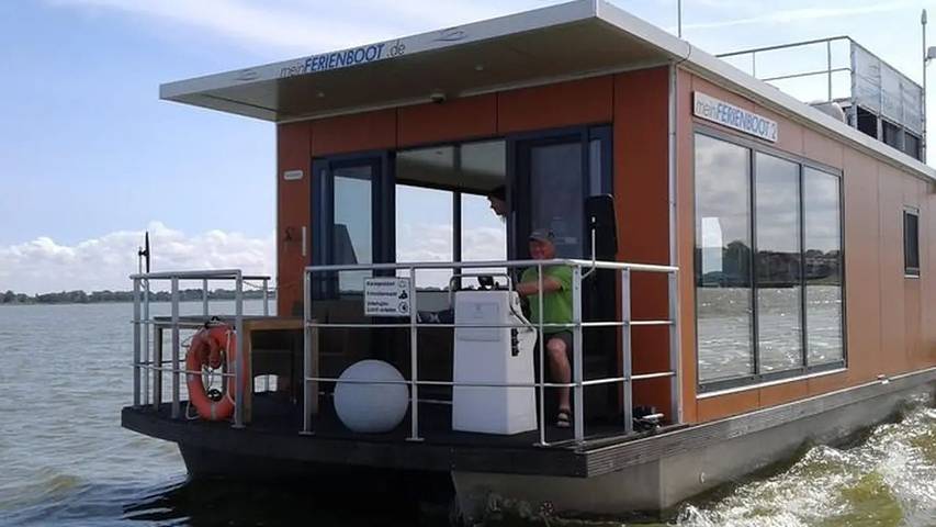 Boot für 2 Personen, mit Terrasse in Ribnitz-Damgarten