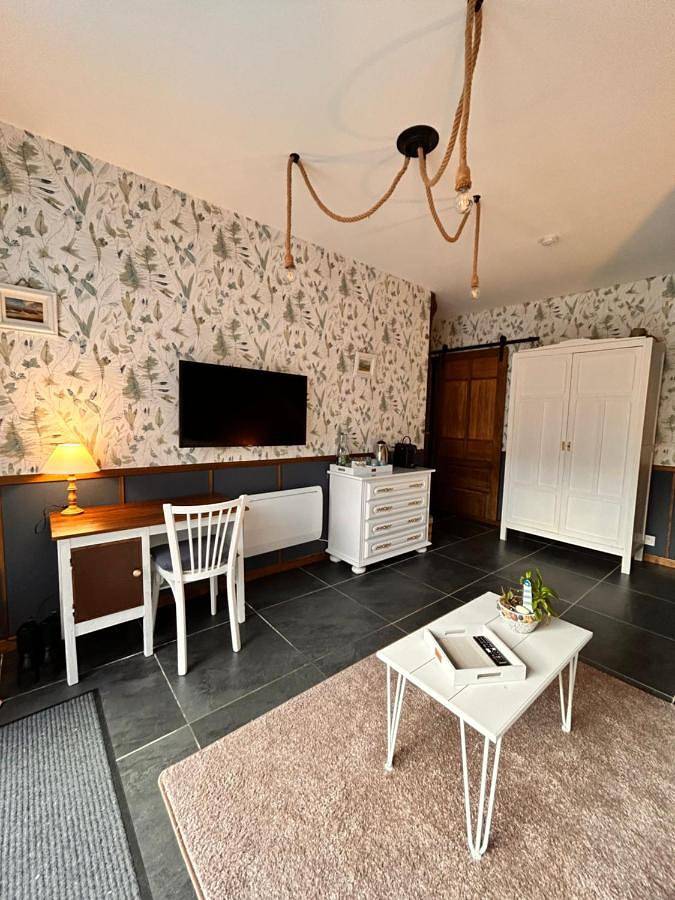 Gîte pour 4 personnes, avec jardin et terrasse ainsi que jacuzzi et piscine, adapté aux familles à Woignarue - 2