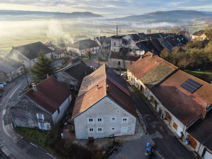 Location de vacances pour 10 personnes, avec vue et jardin à Châtillon (Jura) - 3