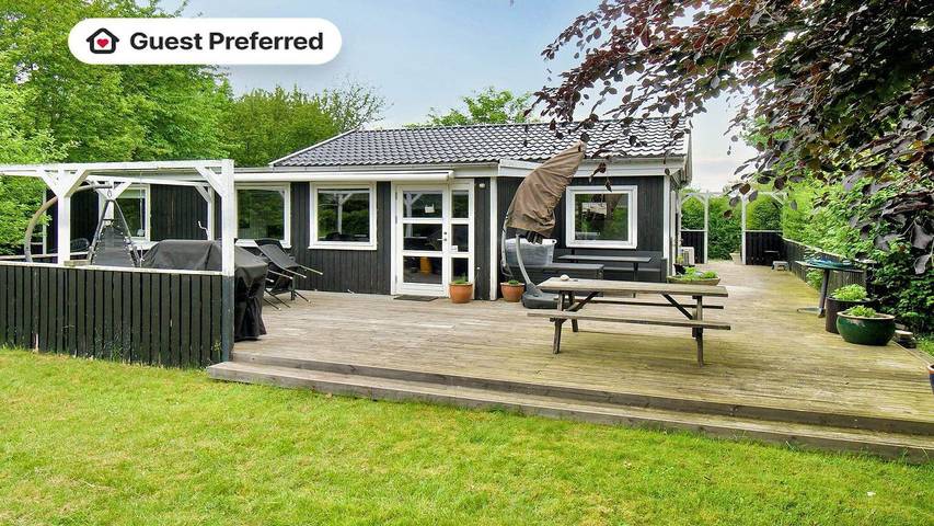 Ferieudlejning for 6 personer, med have i Smidstrup