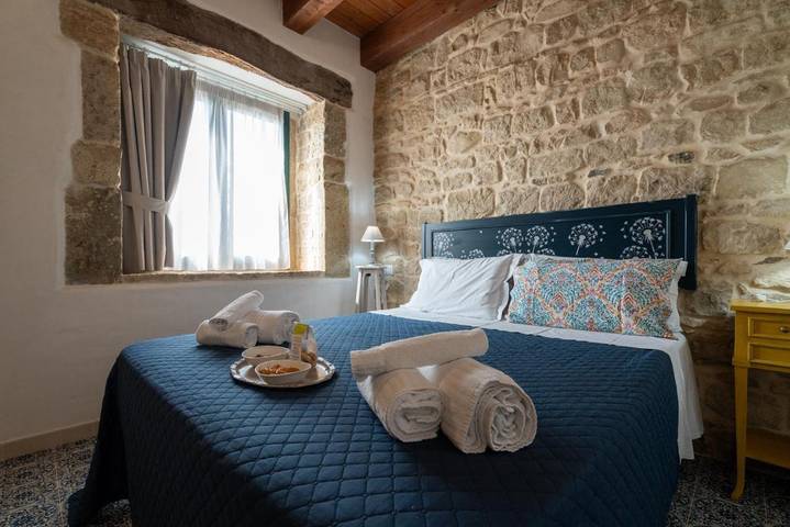 Agriturismo per 5 persone, con giardino e panorama nonché piscina, con animali domestici a Modica